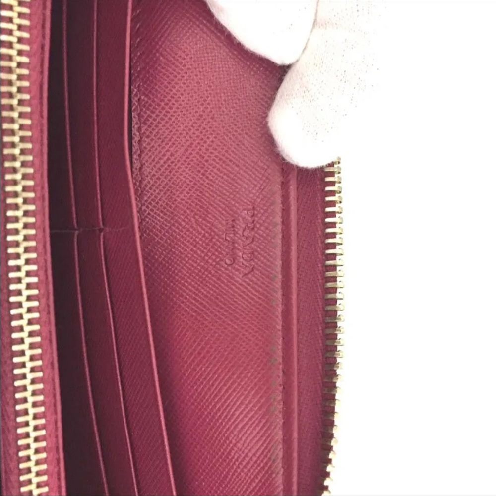 Prada Wallet - Picture 8 of 10